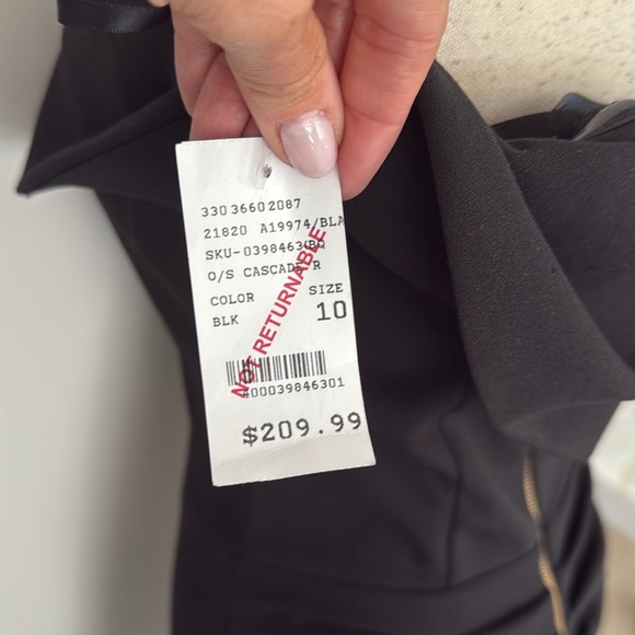 Betsey & Adam Elegant Black Off-Shoulder Dress w stunning cascade train size 10 - Picture 5 of 6